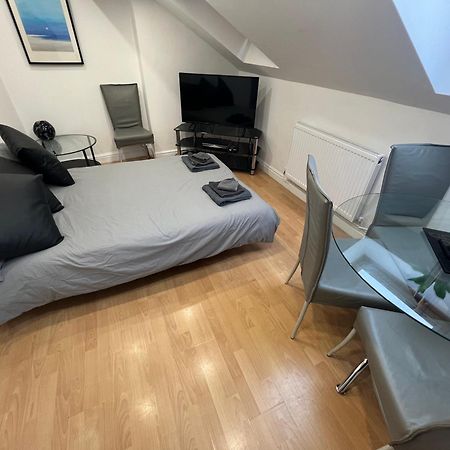 Cosy Penthouse Suite Happily Sleeps Up To Five 哈利法克斯 外观 照片