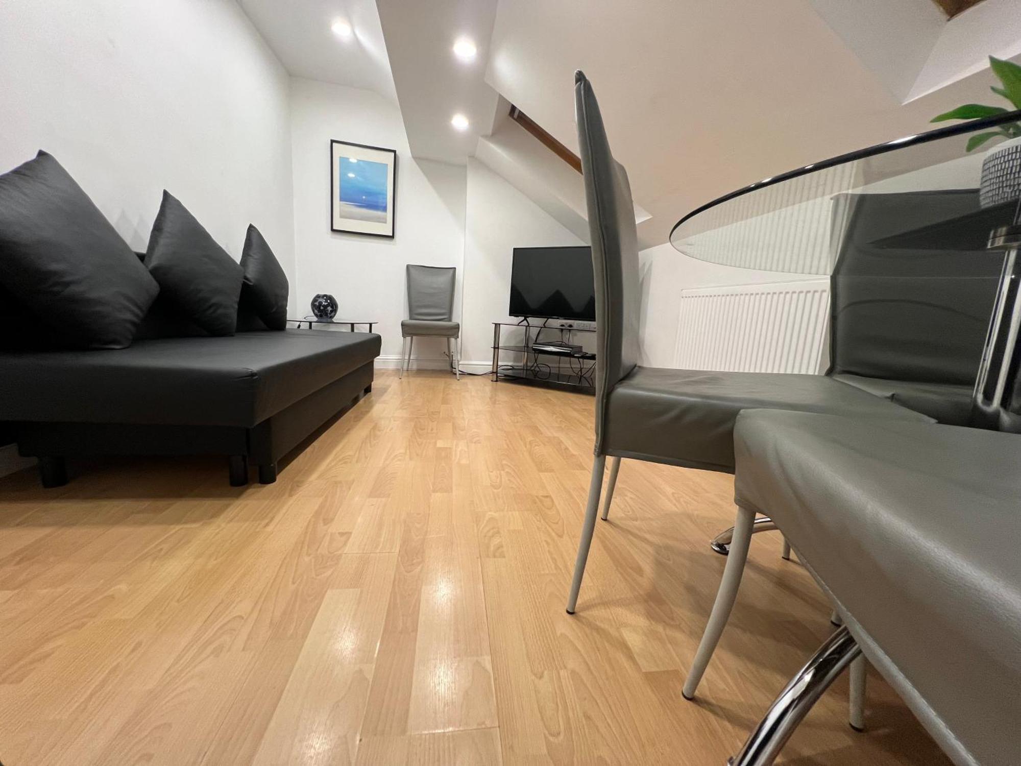 Cosy Penthouse Suite Happily Sleeps Up To Five 哈利法克斯 外观 照片
